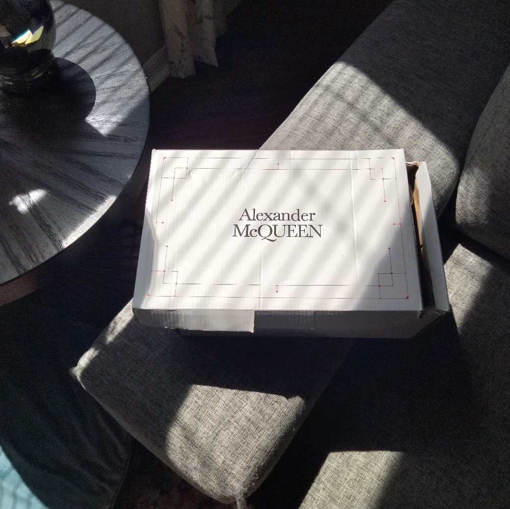 Shoes - Picture 2 of 7